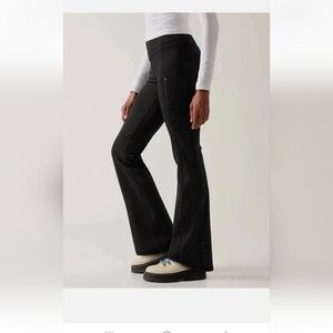 NWT Athleta Rainer Bootcut Pant Reflective Zip Pockets Compression Black Size S